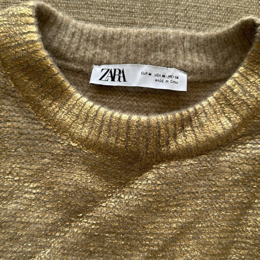 SOLD Zara foil knit gold metallic sweater size medium oversized - Picture 10 of 16